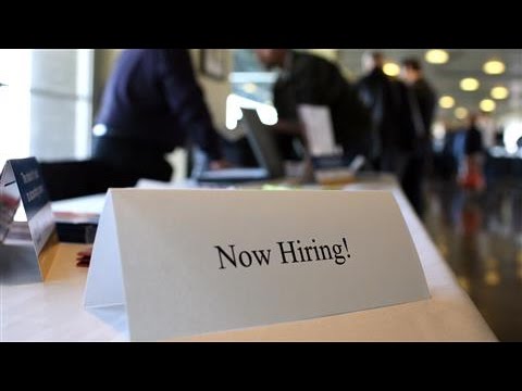 Fed Faces Mixed Signals as Hiring Cooled in August