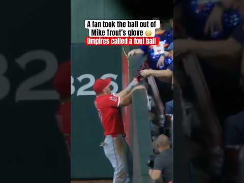 Fan took the ball from Mike Trout 😮