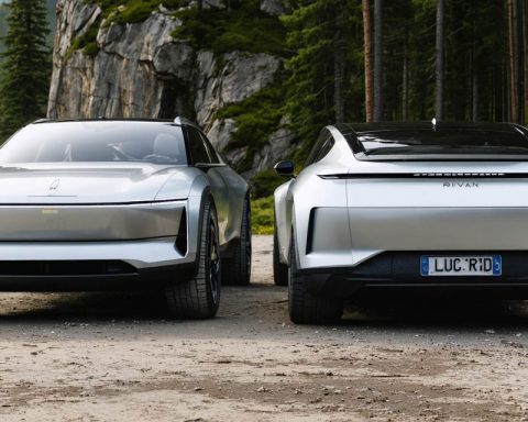 Clash of the Electric Titans: Rivian R1S vs. Lucid Gravity in the Ultimate Luxury SUV Face-Off